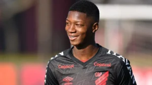 Atacante brasileiro jogará LIBERTADORES pelo Penãrol do Uruguai, jogador perdeu espaço em clube que atuava