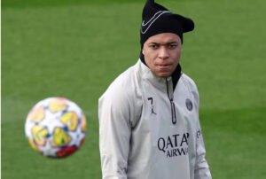 Mbappé informa aos COLEGAS que deixará o PSG, impressa crava atleta no Real Madrid