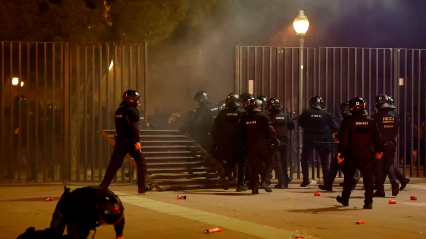 Tumulto com torcedores do Barcelona