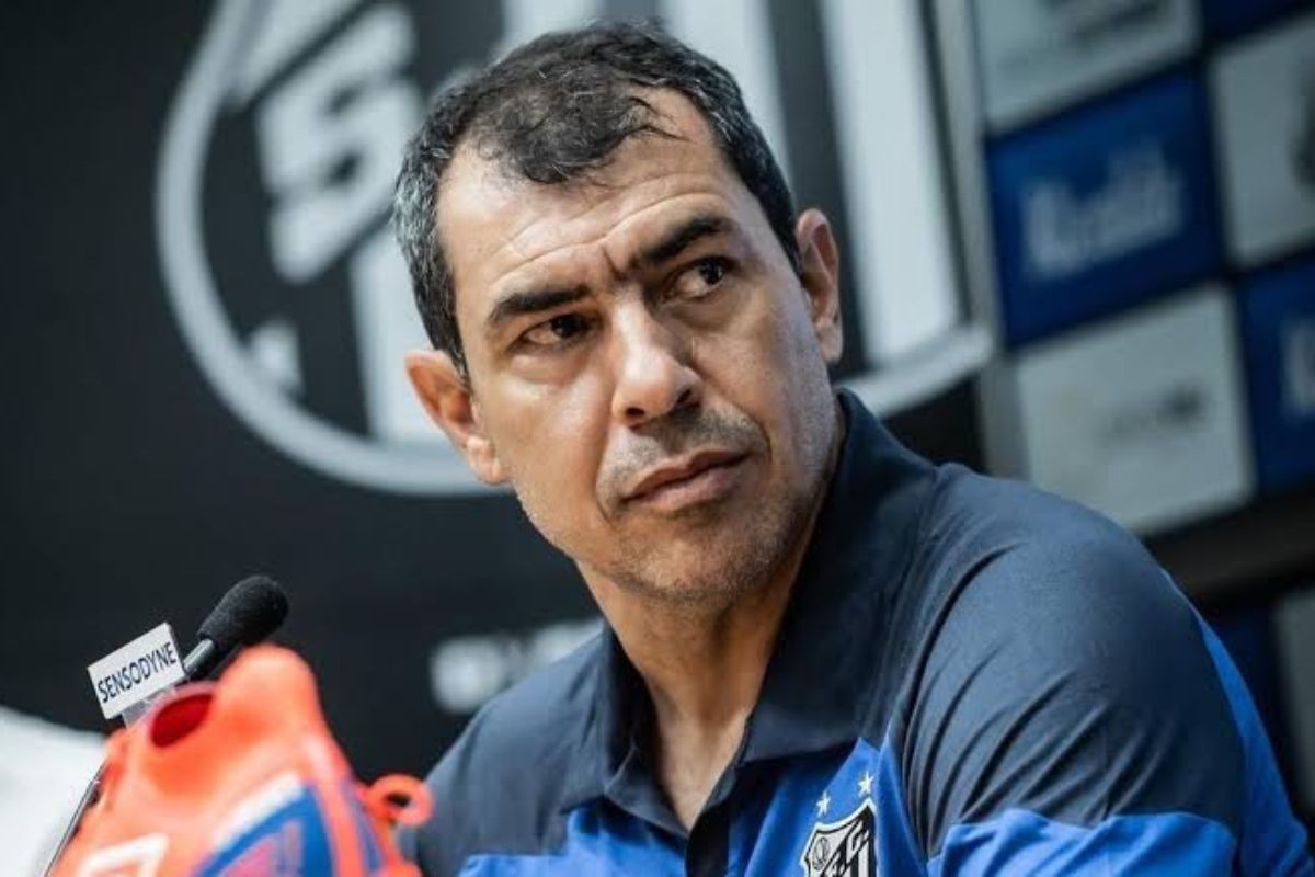 Carille não poupa ninguém após derrota do Santos Foto: Reprodução