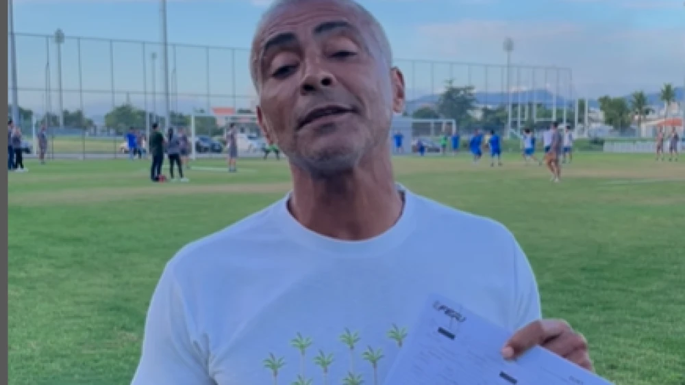 Romário de volta aos gramados