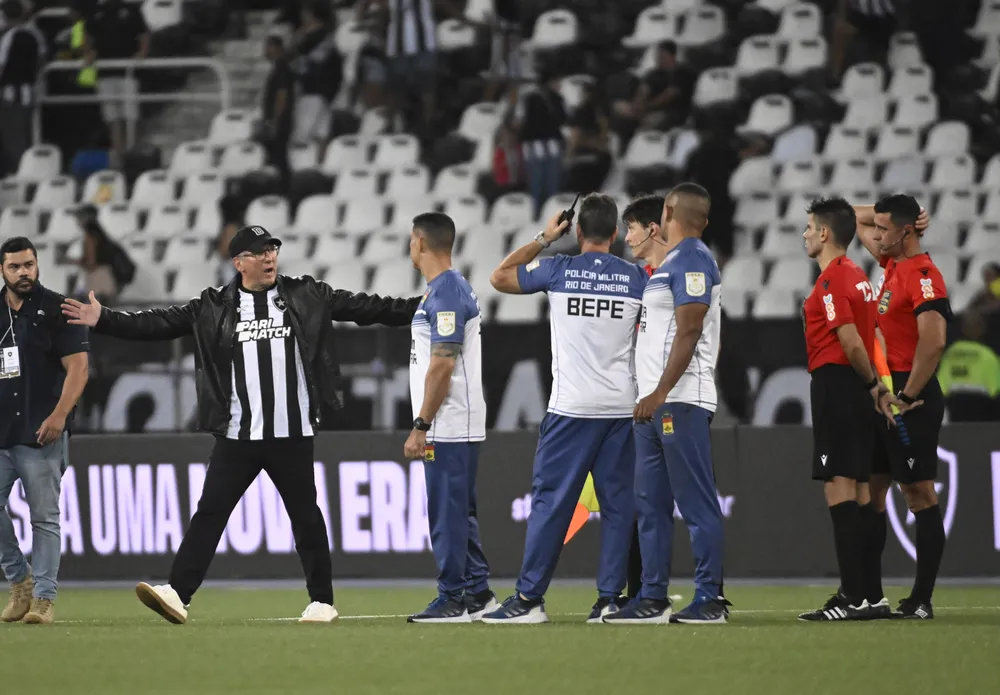 John Textor suspensão e multa