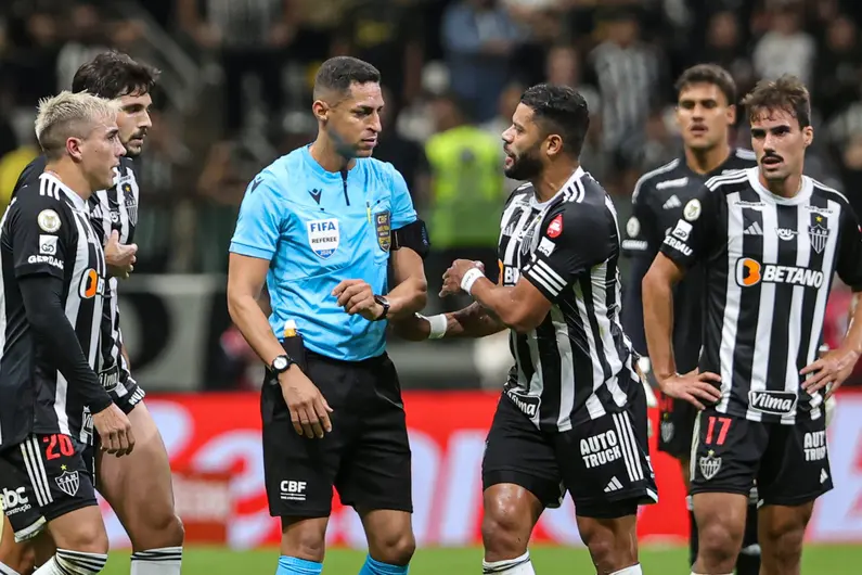 Atlético-MG x Arbitragem