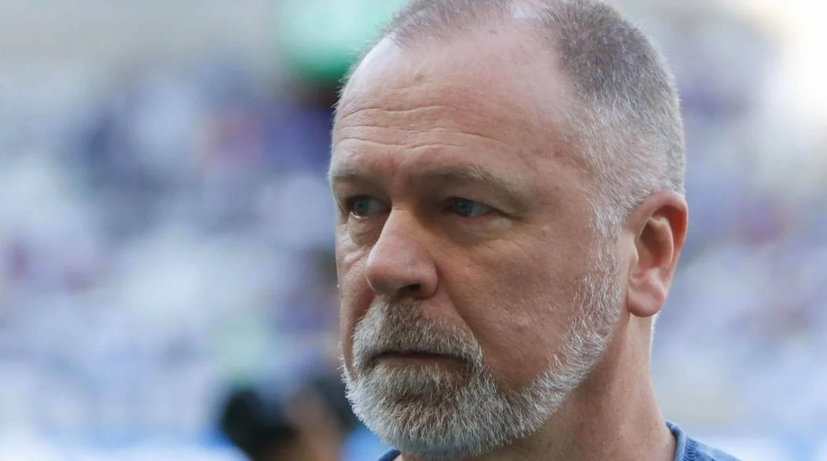 Mano Meneses acerta com o Fluminense